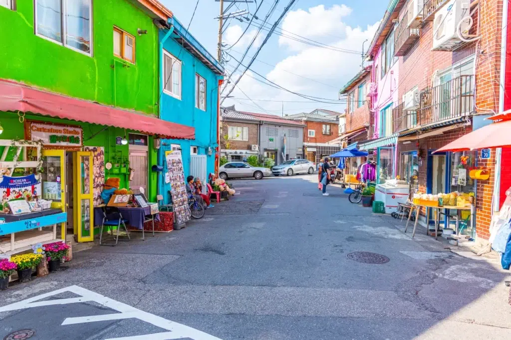 Ihwa Mural Village Near 동대문 호텔 | Travelodge
