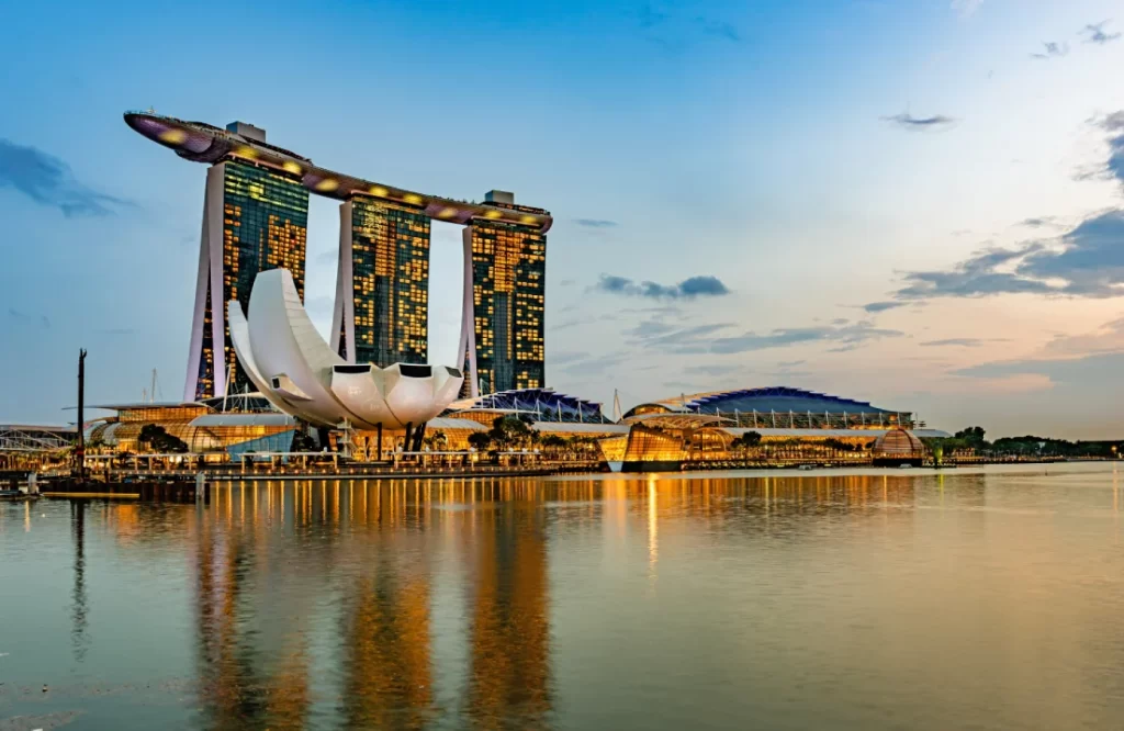 Skyline of Singapore Marina Bay at dusk
